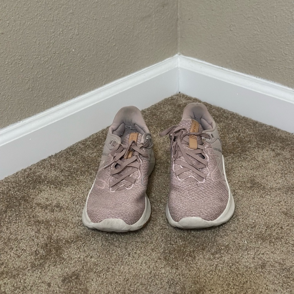 New Balance Women's Fresh Foam Roav V2 Pink Size 7 - Picture 3 of 7